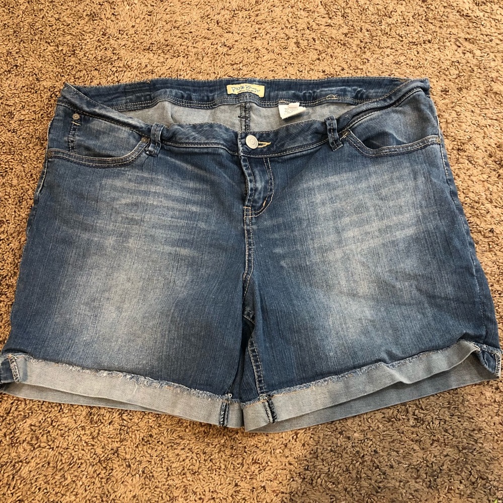 Paris blue, blue jean shorts size 21